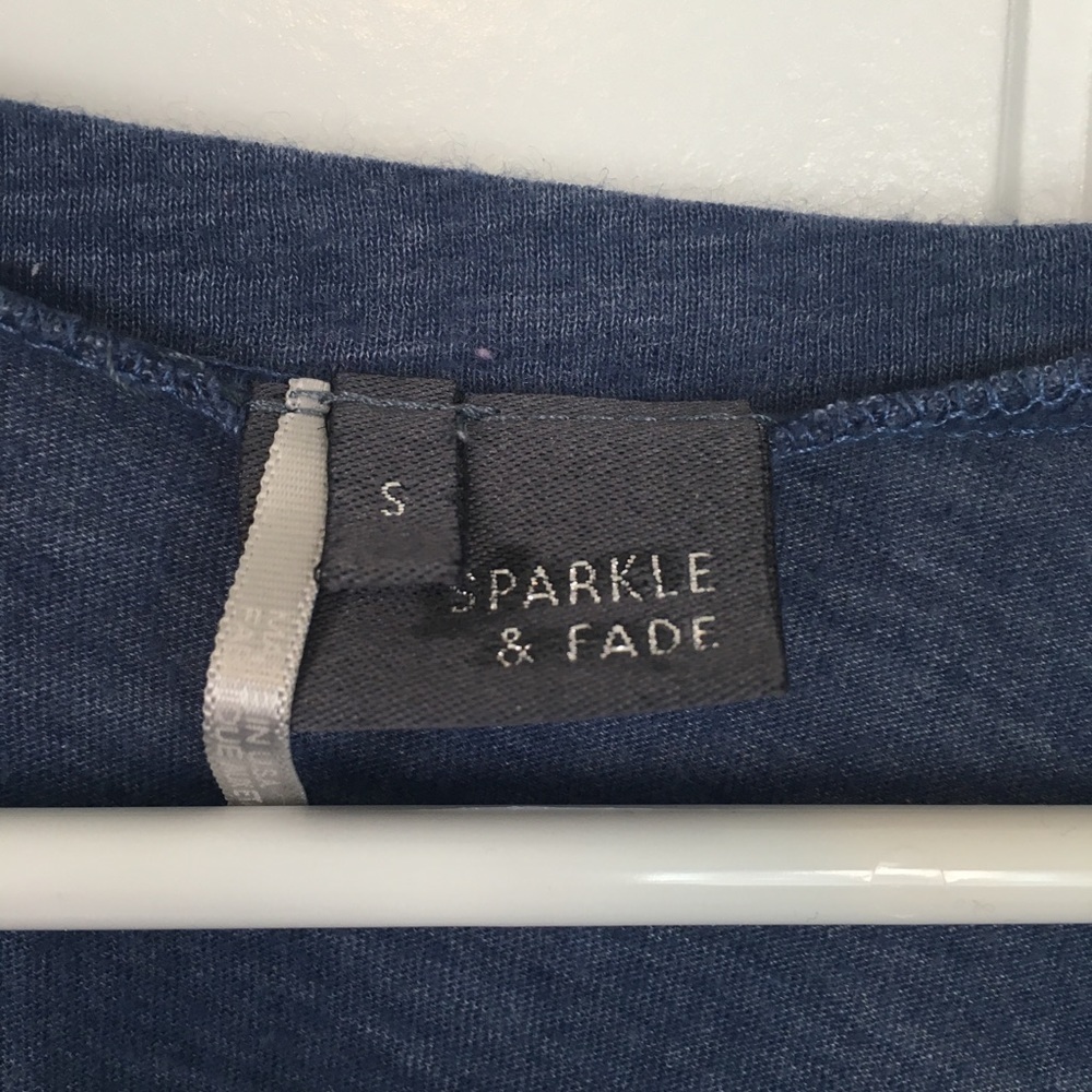 Sparkle & Fade Blue Kiss & Tell Tee Size Small - Picture 3 of 4